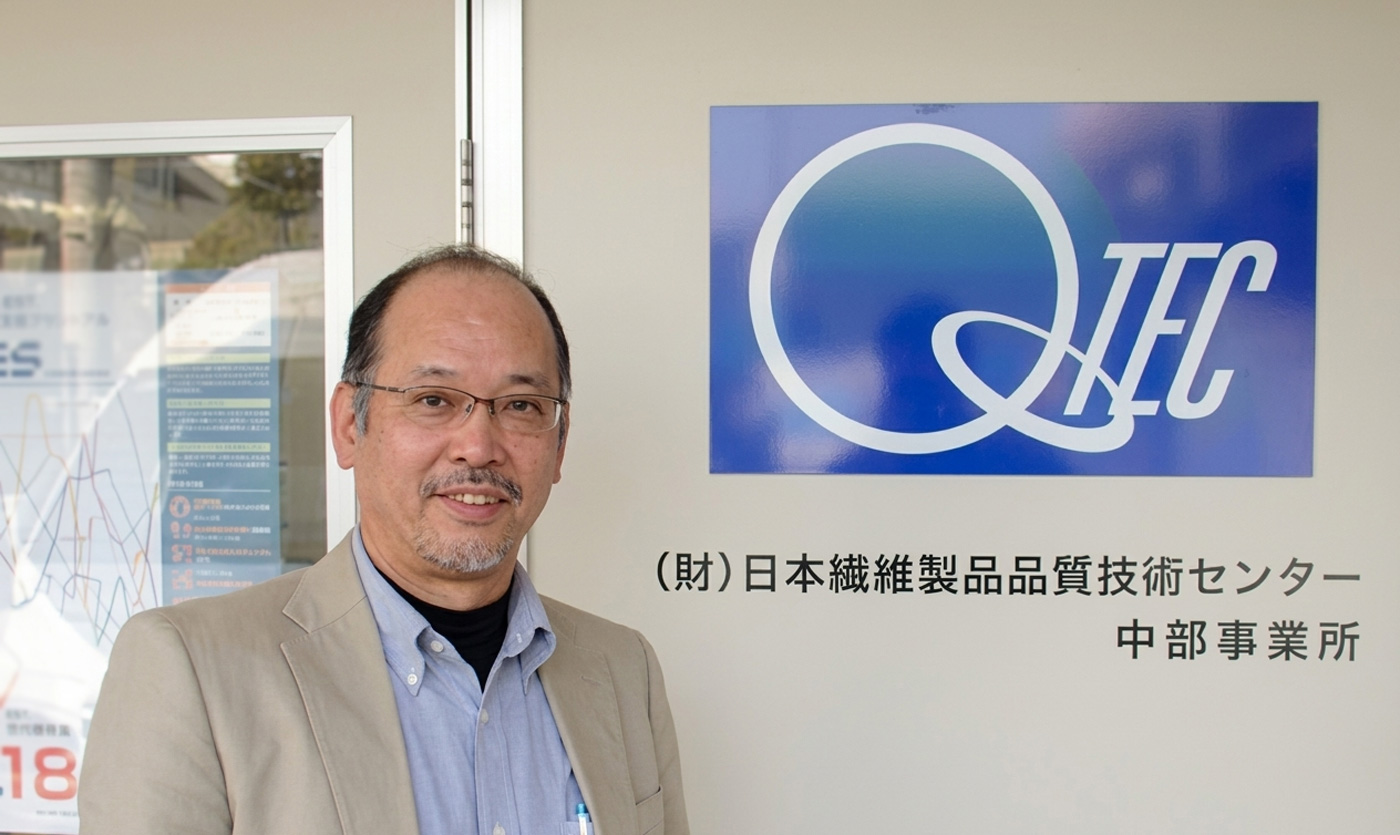 羽毛のにおいをかぎ分ける